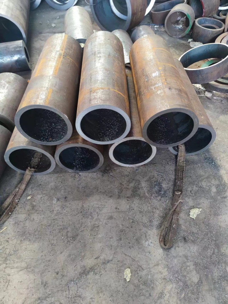 七里河七里河七里河12Cr1MovG无缝钢管切割